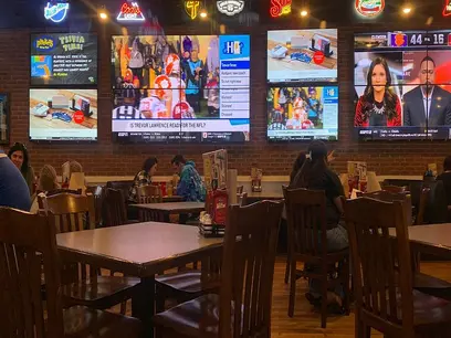 Pluckers Wing Bar